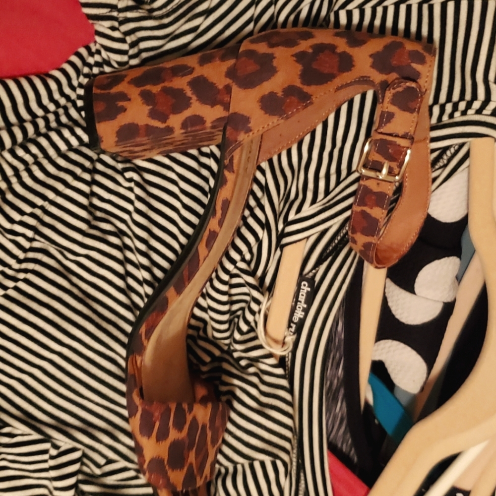 Womens heels leopard print size 11